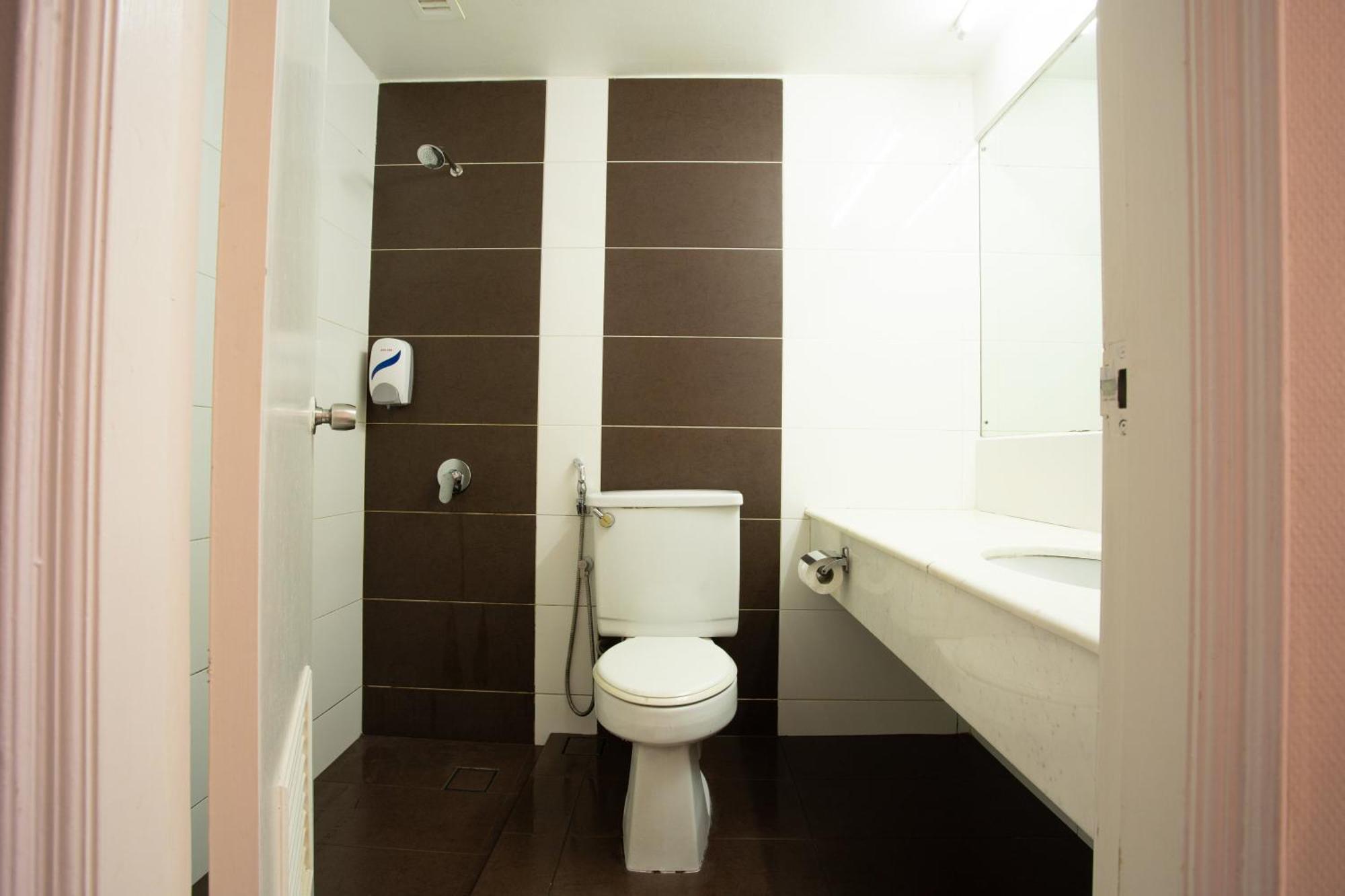Somerset Hotel Miri Kültér fotó