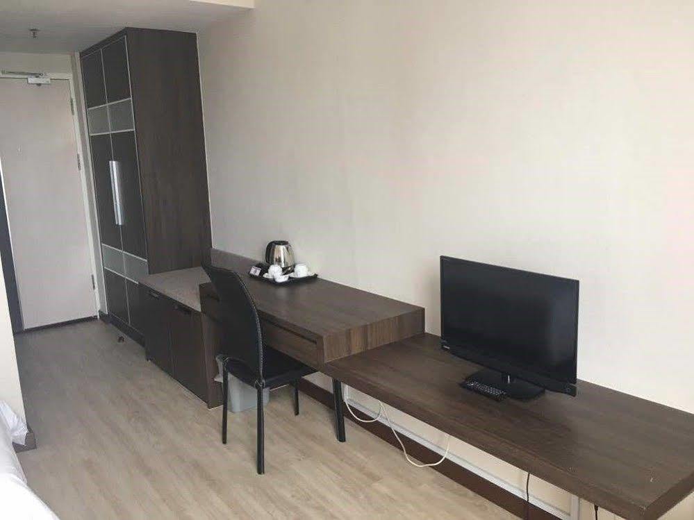 Somerset Hotel Miri Kültér fotó